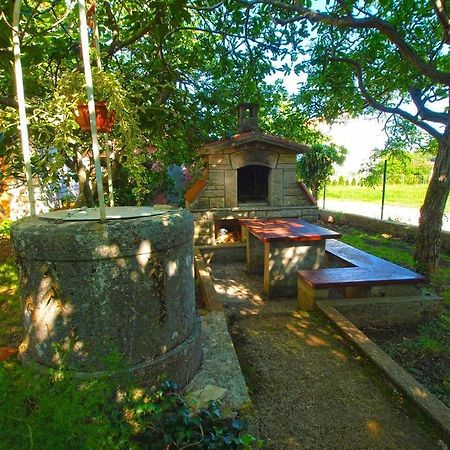 Apartment Sanja Near The Sea, Spacious And Green :) PUY Exterior foto