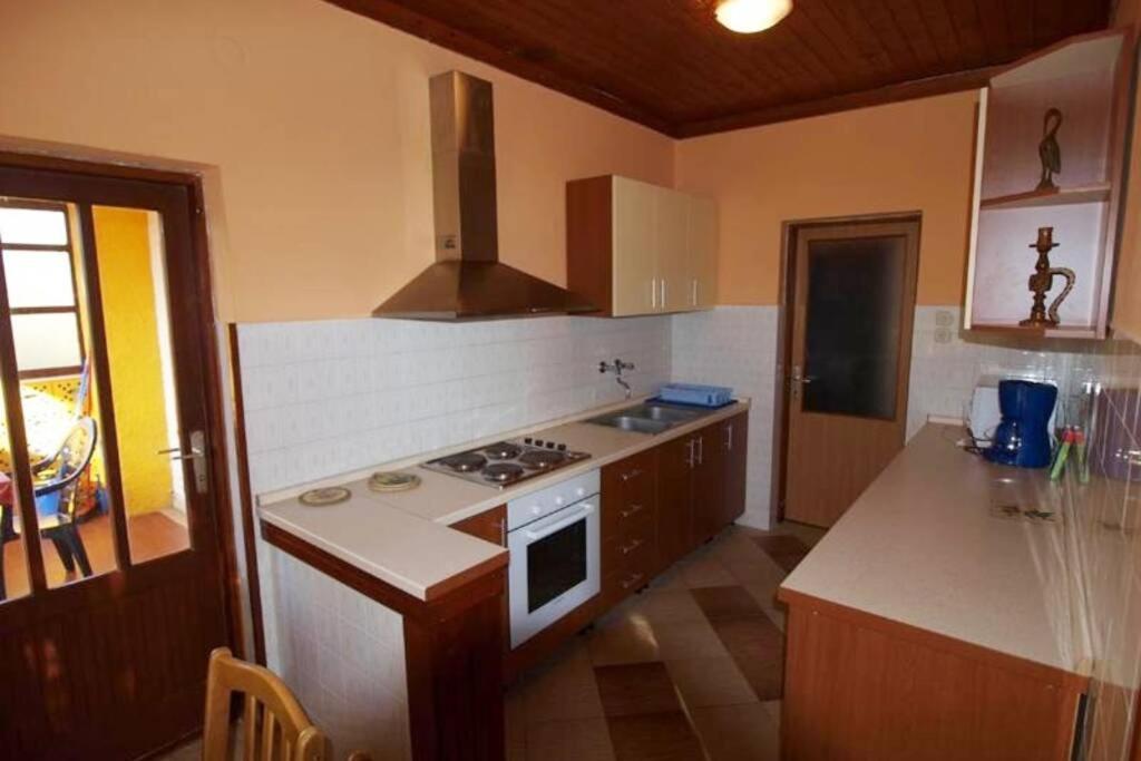 Apartment Sanja Near The Sea, Spacious And Green :) PUY Exterior foto