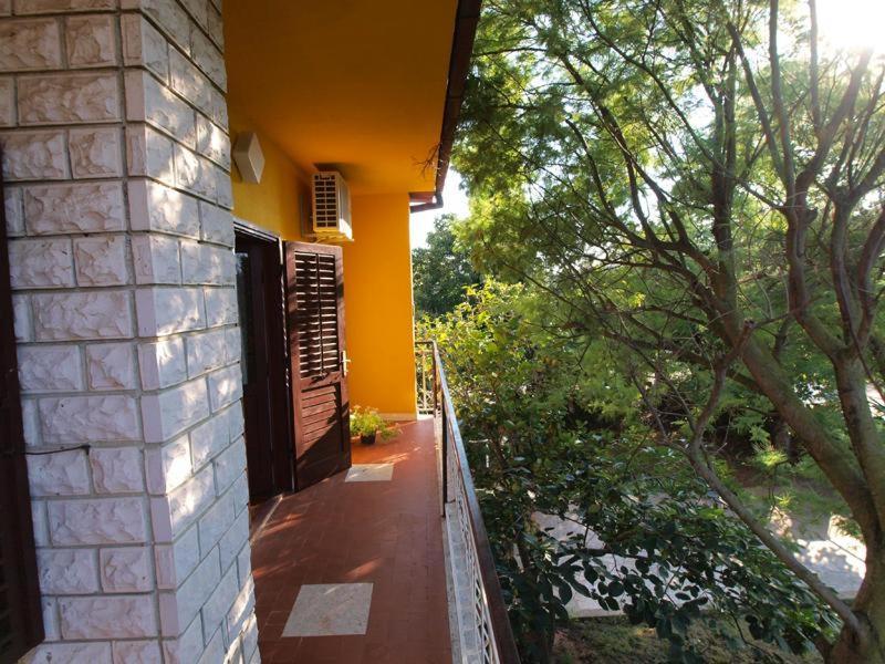 Apartment Sanja Near The Sea, Spacious And Green :) PUY Exterior foto